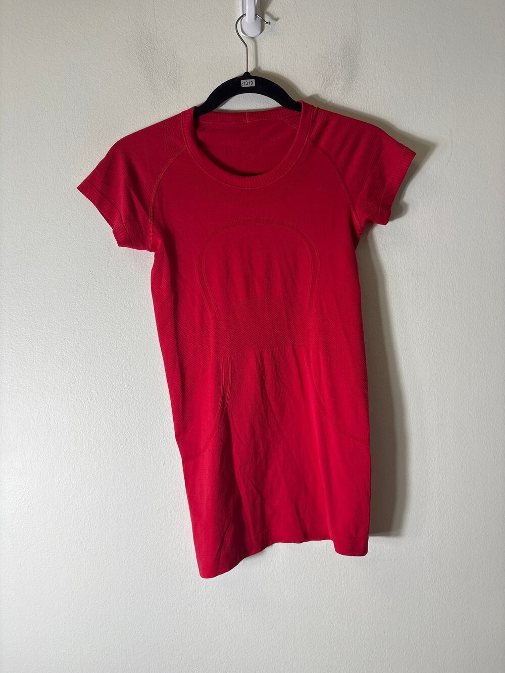 Lululemon Red Athletic Short Sleeve Top Sz 4
